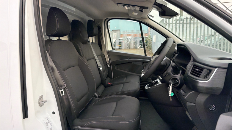 Renault Trafic Lwb Diesel LL30 Blue dCi 150 Extra [Safety] Van